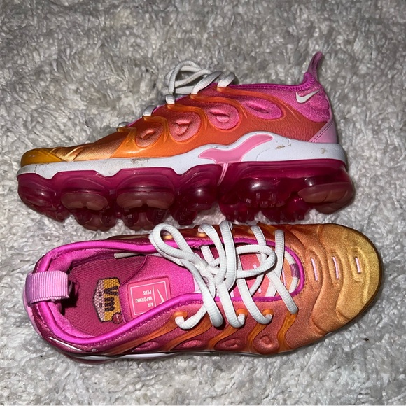Nike Shoes - Women’s vapor air max plus size 6.5 pink/yellow ombré